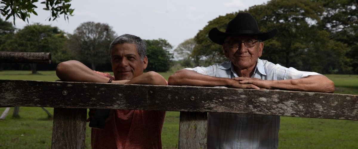 Abrimos nuestra casa para compartir con ustedes este rincón excepcional, lleno de recursos naturales. Hogar de fauna y flora mágicos entre los que se encuentran aves exóticas, caimanes, felinos, mamíferos, ecosistemas en preservación y cultura llanera intacta por mas de cinco generaciones.