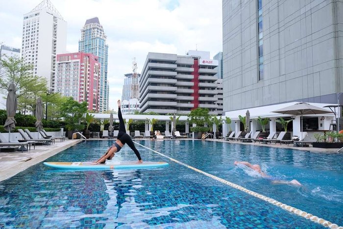 Makati Shangri-La, Manila Pool: Pictures & Reviews - Tripadvisor