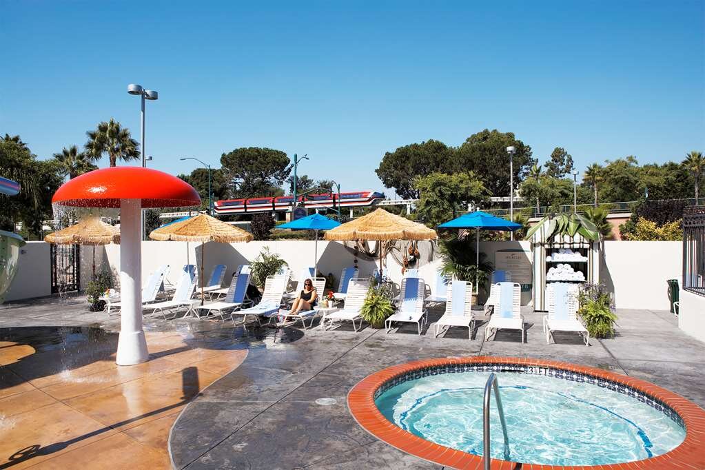 Hotel photo 22 of Howard Johnson by Wyndham Anaheim Hotel and Water Playground.