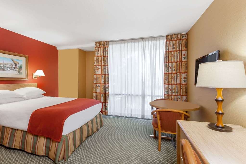 Hotel photo 49 of Howard Johnson by Wyndham Anaheim Hotel and Water Playground.