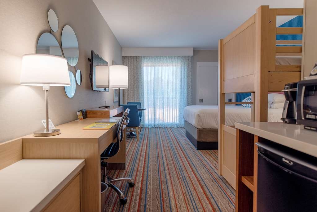 Hotel photo 5 of Howard Johnson by Wyndham Anaheim Hotel and Water Playground.