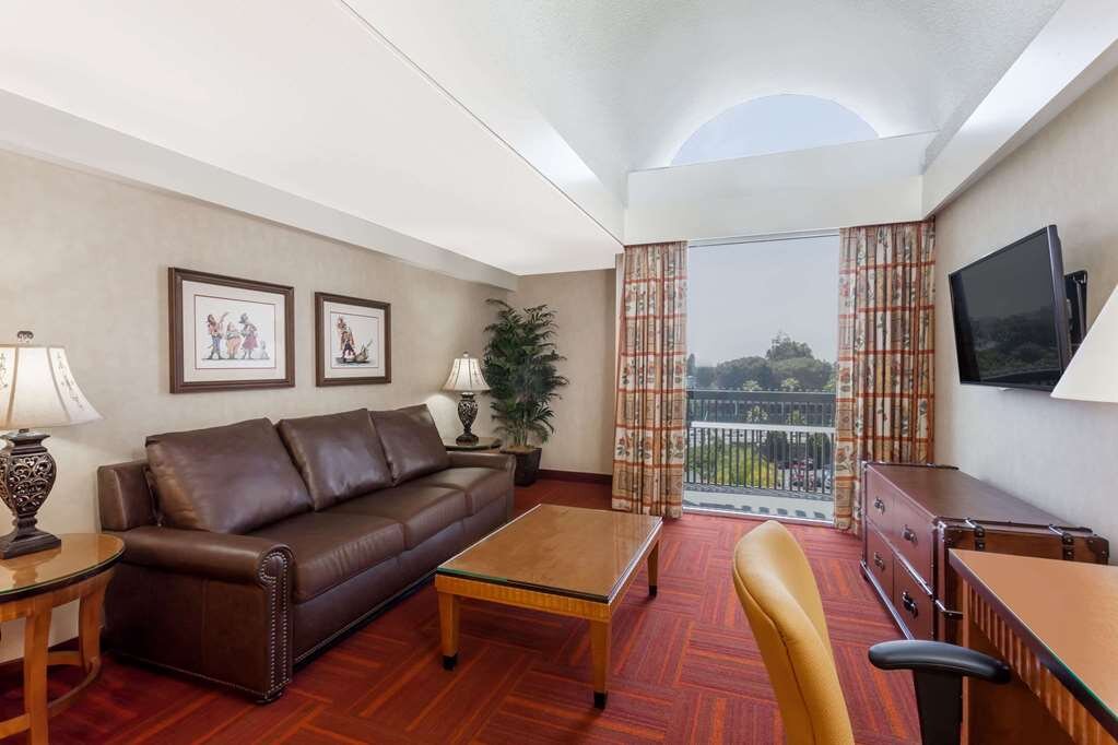 Hotel photo 23 of Howard Johnson by Wyndham Anaheim Hotel and Water Playground.