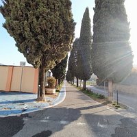 VIALE VICINO ALLA CHIESA