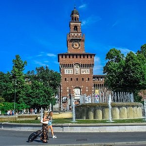 File:Milano - la Rinascente - BW.jpg - Wikimedia Commons