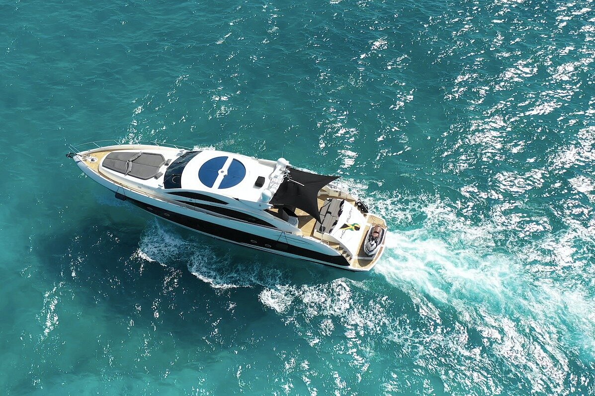 luxury yacht hire mexico