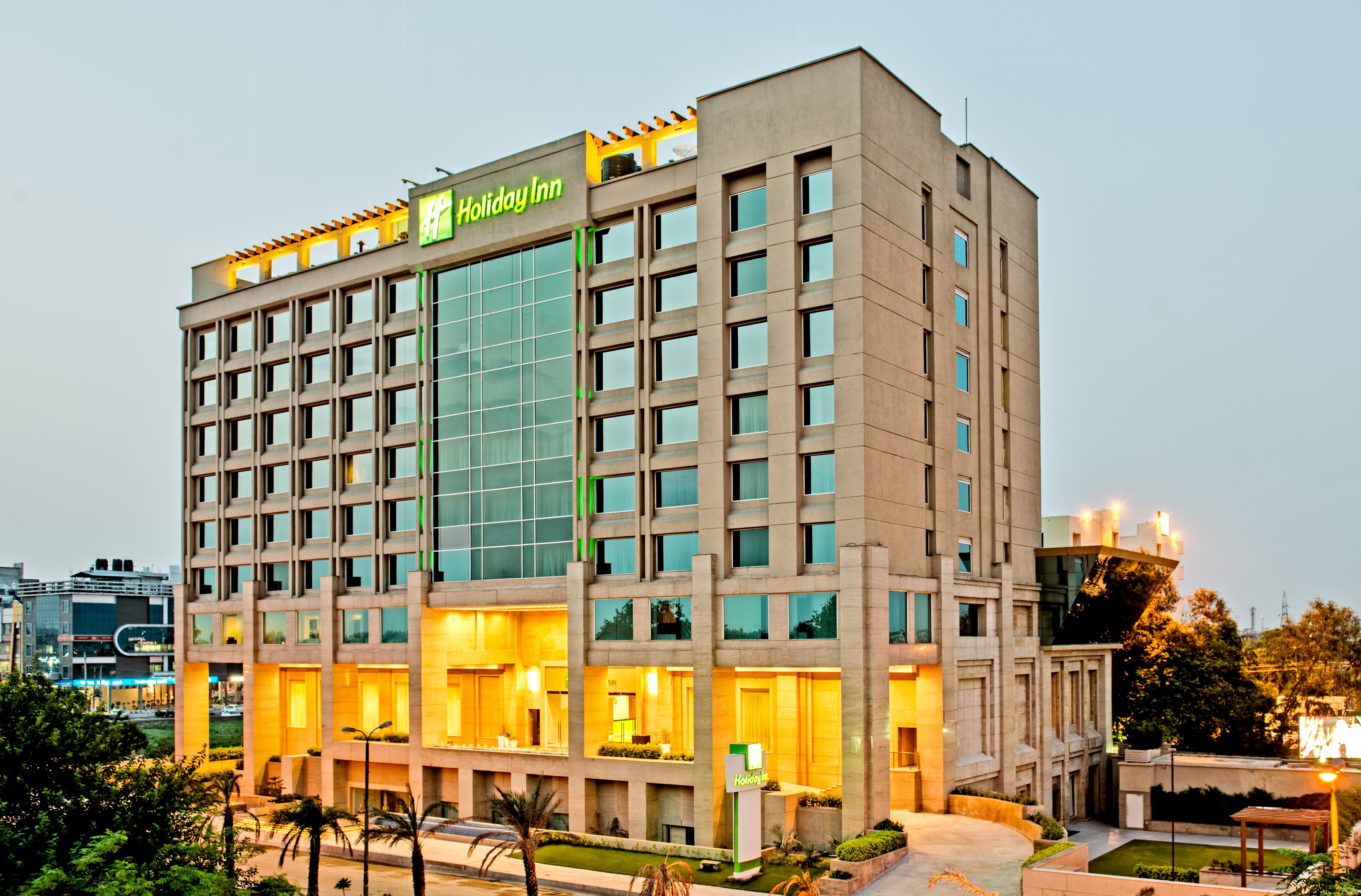 Holiday Inn Amritsar Ranjit Avenue - UPDATED 2021 Prices, Reviews ...