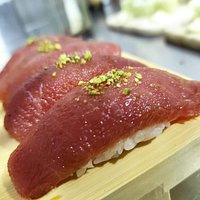Tuna nigiri