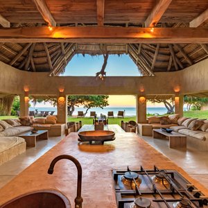 kitchen / dining & lounge 