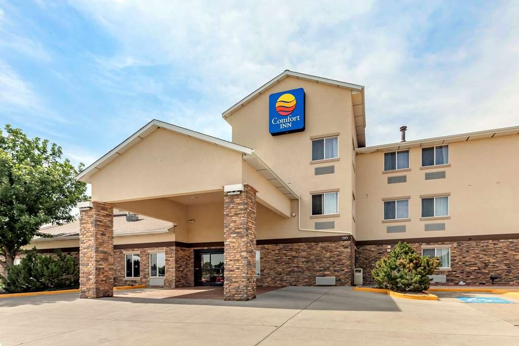 COMFORT INN SUITES GREELEY 92 9 8 Prices Hotel Reviews CO   Hotel Exterior 