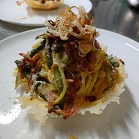 Tonnarello alla gricia con asparagi e guanciale croccante