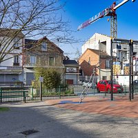 Square Pasteur
