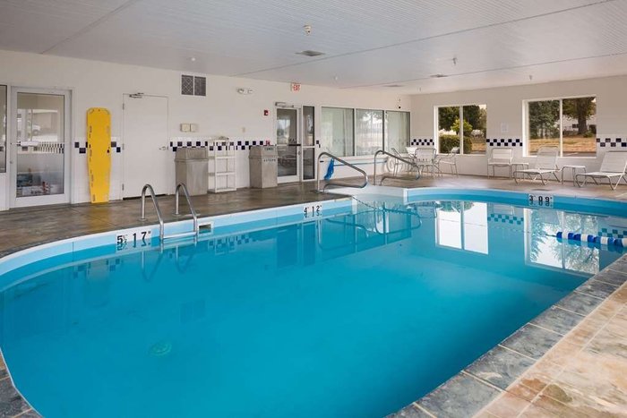 Sleep Inn & Suites Pool Pictures & Reviews - Tripadvisor