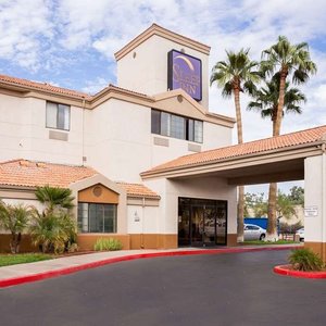 Sleep Inn Phoenix Sky Harbor Airport in Phoenix, image may contain: Logo