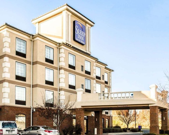 SLEEP INN & SUITES VIRGINIA HORSE CENTER $93 ($̶1̶0̶3̶) - Prices ...