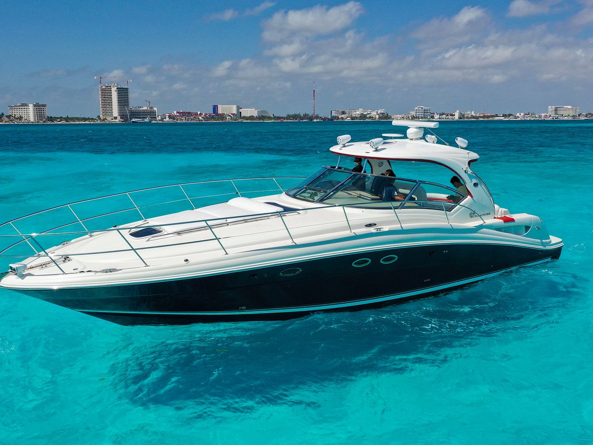 marina yacht life cancun