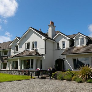 Loch Lein Country House!