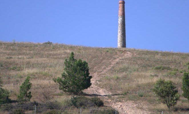 Peacock's Chimney in the distance