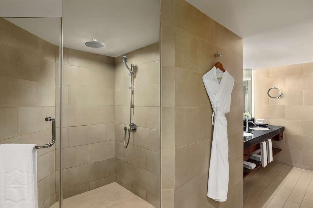 Hotel photo 34 of Shangri-La Mactan, Cebu.