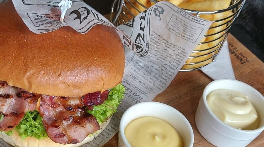 Hamburger XL met frites
