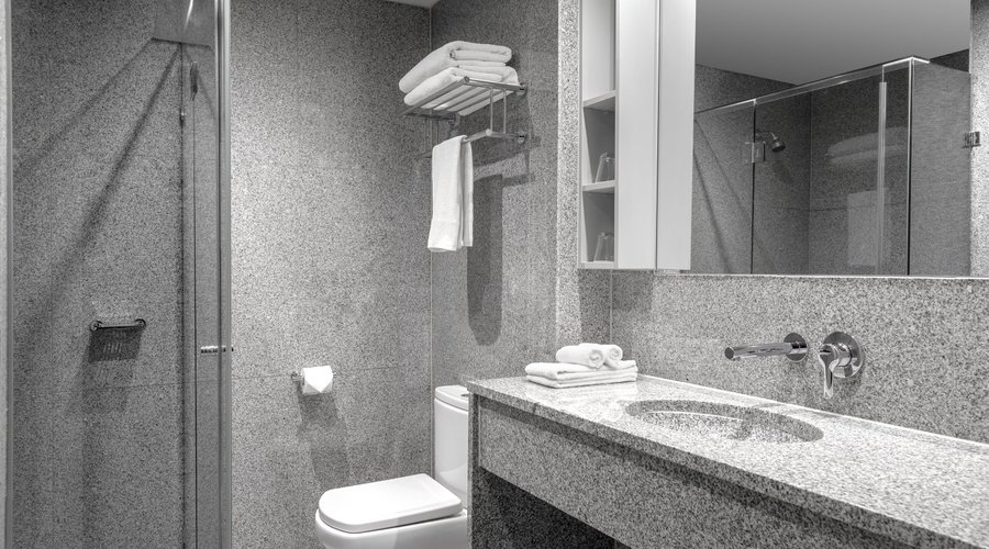 Mantra-Tullamarine-Hotel-Melbourne-Executive-Studio-Bathroom