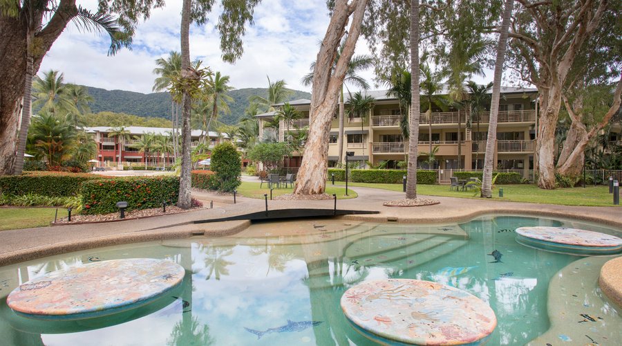 Mantra-Amphora-Palm-Cove-Hotel-Wading-Pool