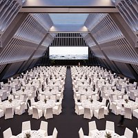The convention hall at The Circle Convention Center is an architecturally striking venue with natural daylight thanks to its glass ceiling and ample space for event with up to 1500 participants.