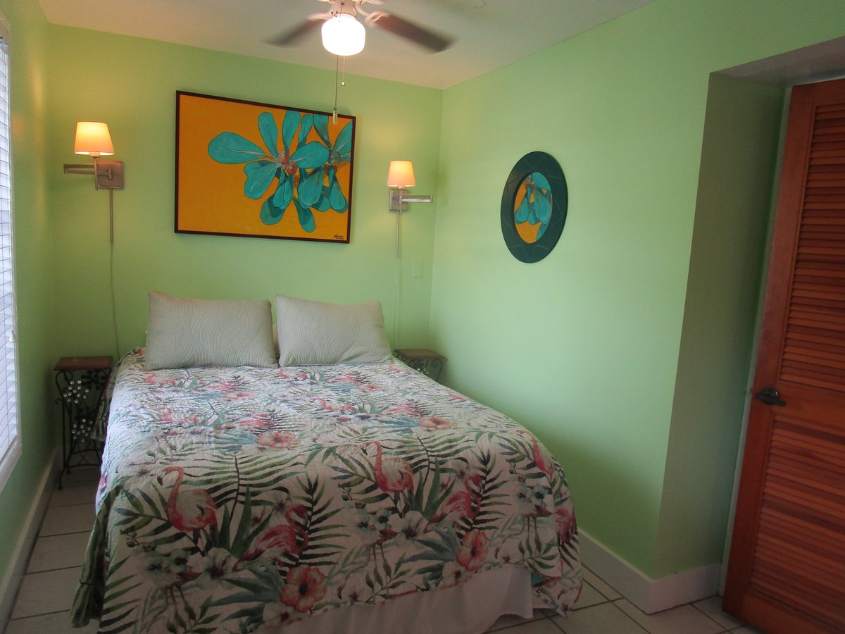 ALEXANDER PALMS COURT (Key West FL) Ulasan Perbandingan Harga B B