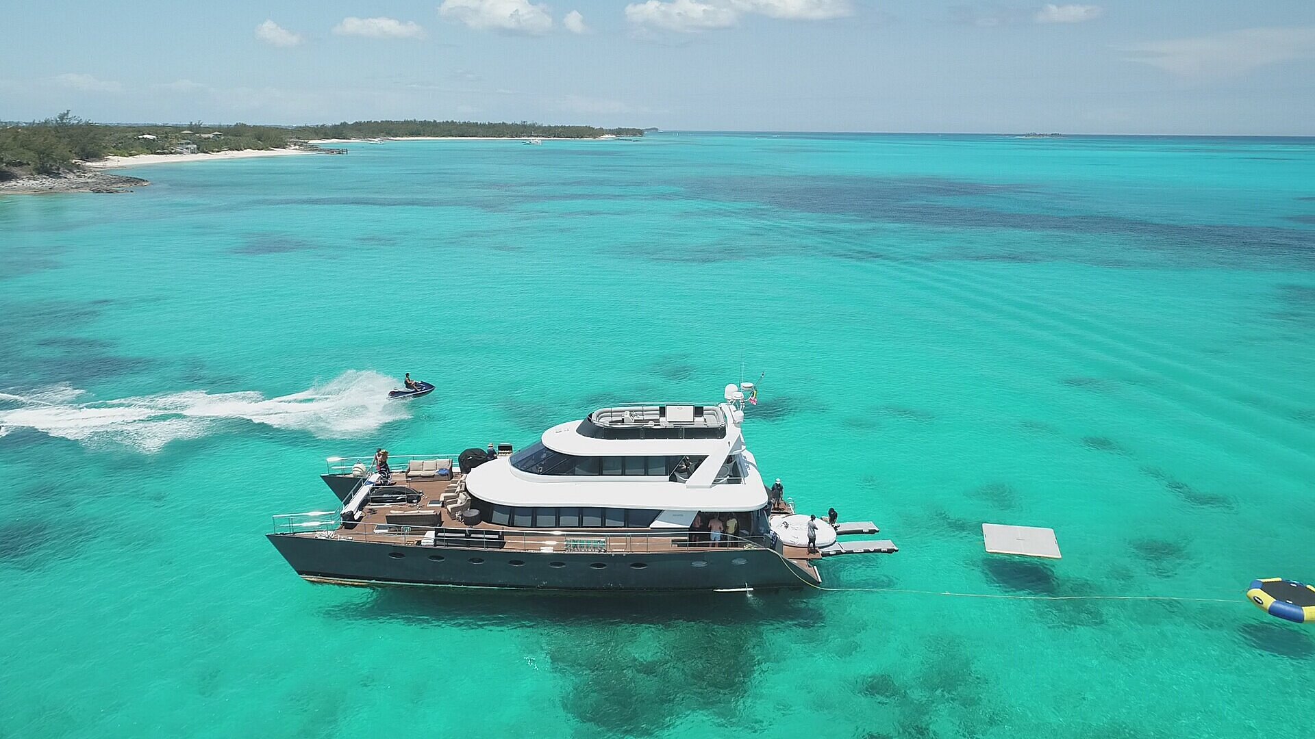 yacht rental paradise island bahamas