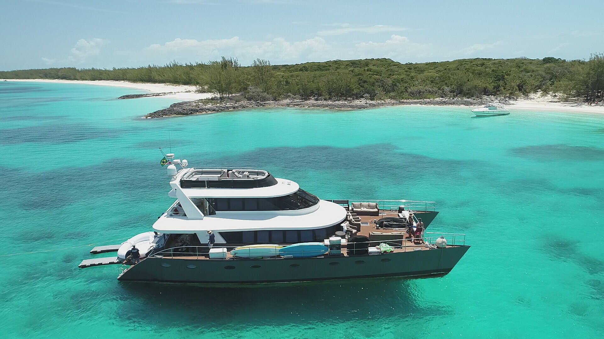 yacht rental paradise island bahamas