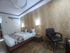 Room & Suite