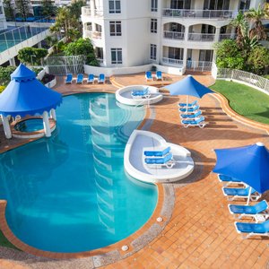 BreakFree-Moroccan-Surfers-Paradise-Pool-Bird-Eye-View