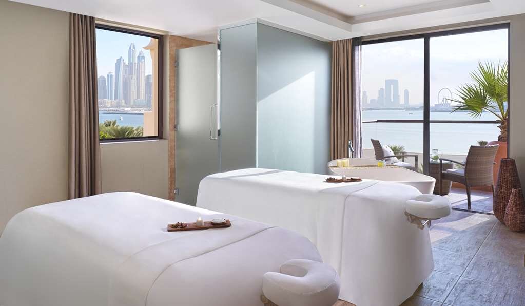 Hotel photo 10 of Fairmont The Palm.
