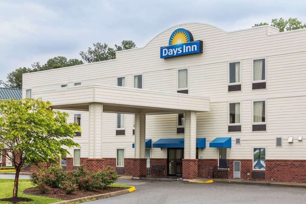 DAYS INN BY WYNDHAM DOSWELL AT THE PARK - Hotel Reviews, Photos, Rate ...