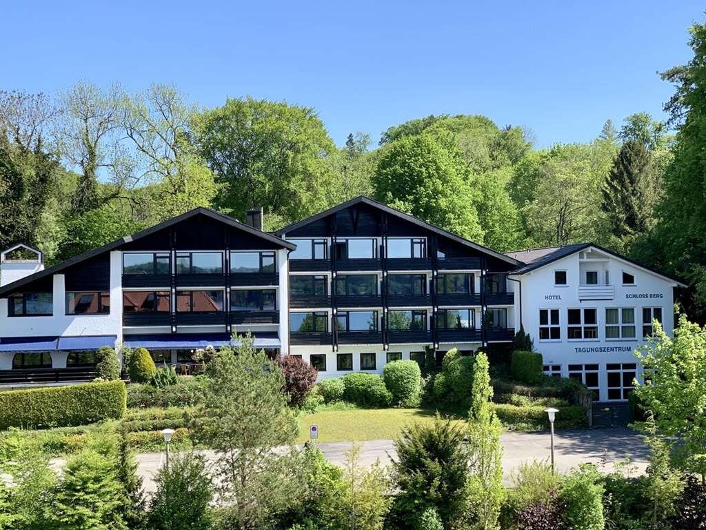 HOTEL SCHLOSS BERG - Prices & Reviews (Germany)