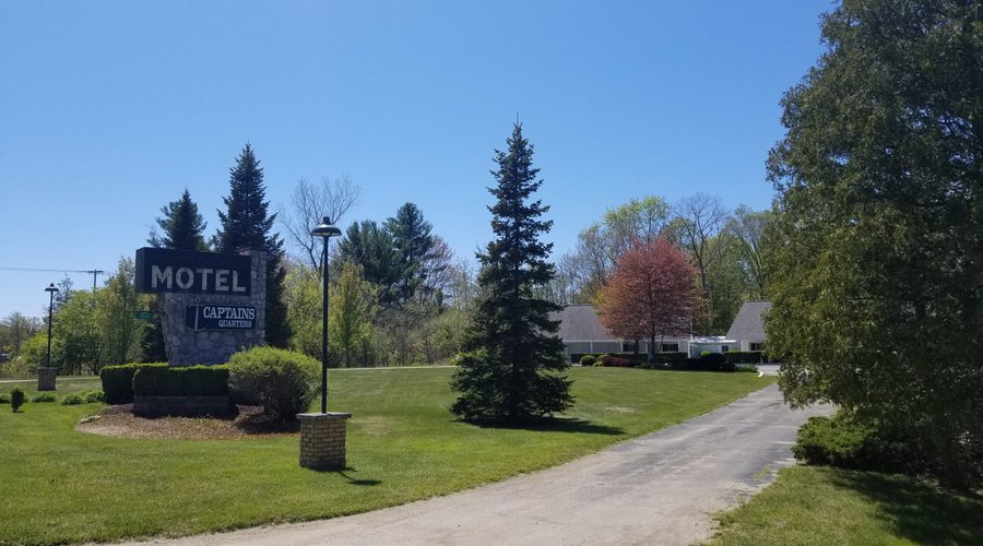 Front Sign/Lawn from street