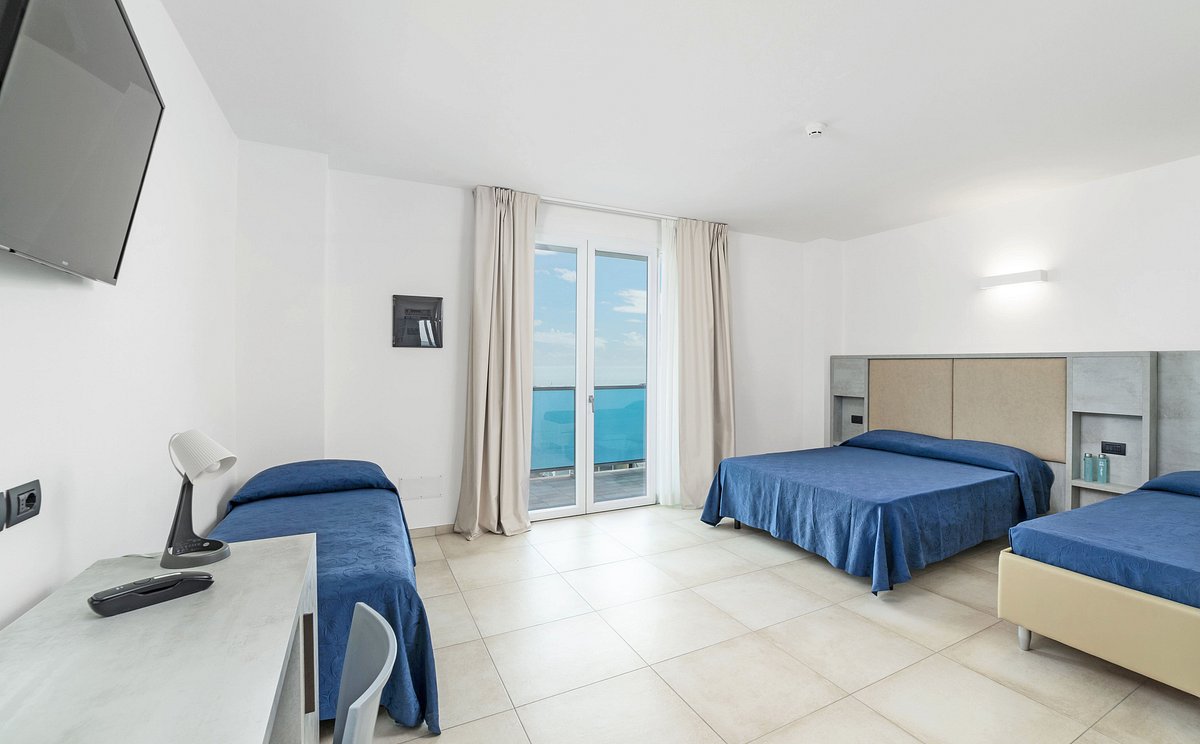 Particolare vasetti sabbia colorata e conchiglie del nostro mare fatti da  noi - Foto di Hotel Kursaal, Cesenatico - Tripadvisor