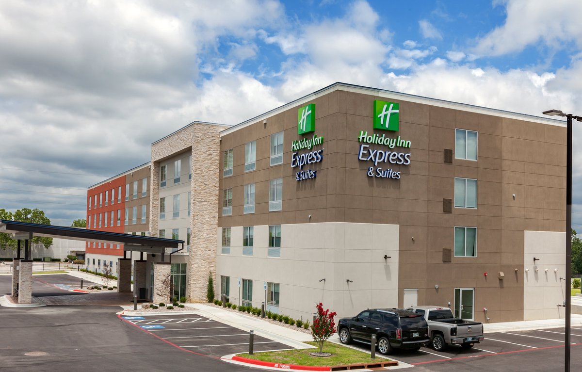 HOLIDAY INN EXPRESS & SUITES TULSA SOUTH - WOODLAND HILLS, AN IHG HOTEL ...