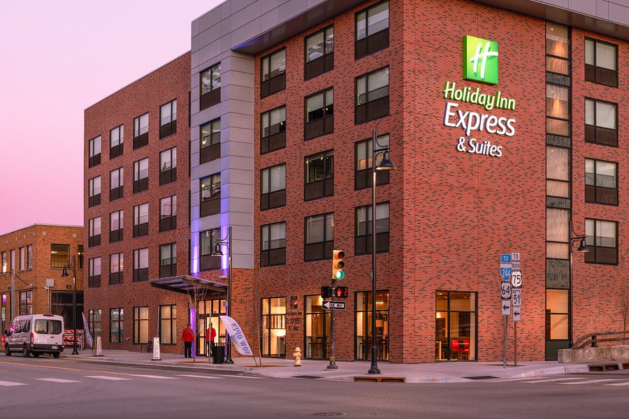 HOLIDAY INN EXPRESS & SUITES TULSA DOWNTOWN - ARTS DISTRICT $99