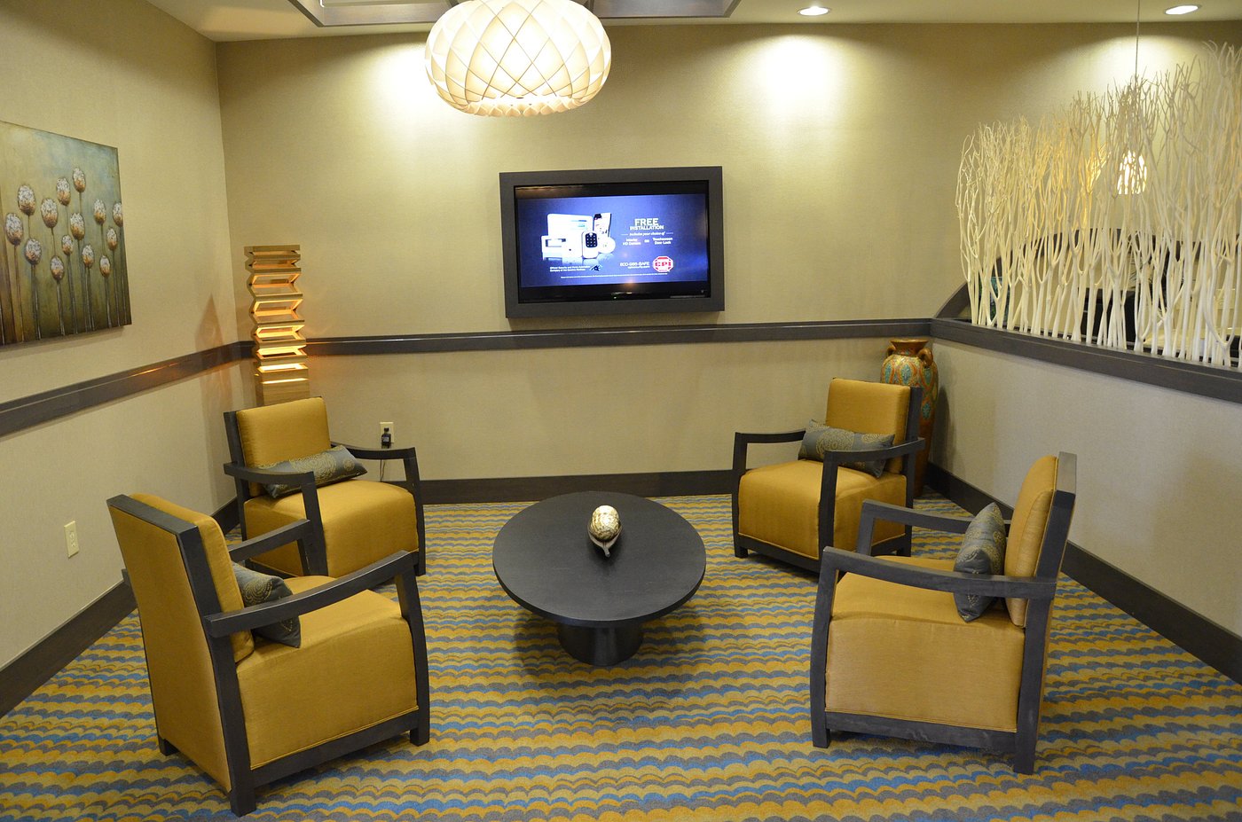 HOLIDAY INN EXPRESS & SUITES GOLDSBORO - BASE AREA $119 ($̶1̶6̶3̶