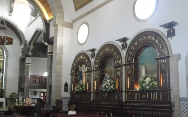 Interior, lado direito.