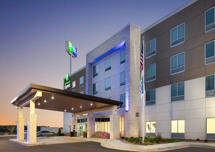 HOLIDAY INN EXPRESS CALHOUN SOUTH, AN IHG HOTEL $129 ($̶1̶4̶9̶ ...