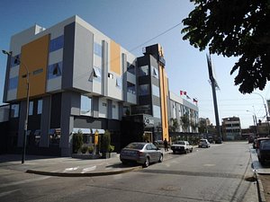 Limaq Hotel in Lima, image may contain: Neighborhood, City, Street, Urban
