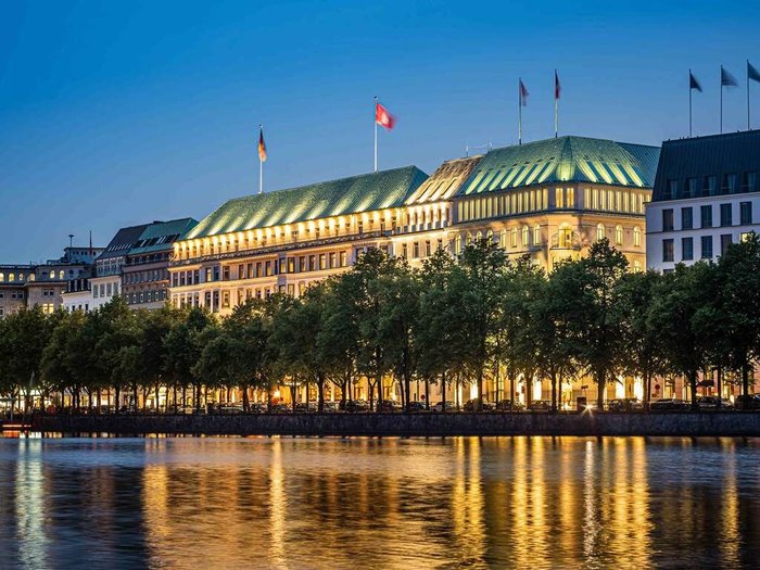 hotel vier jahreszeiten hamburg gehalt