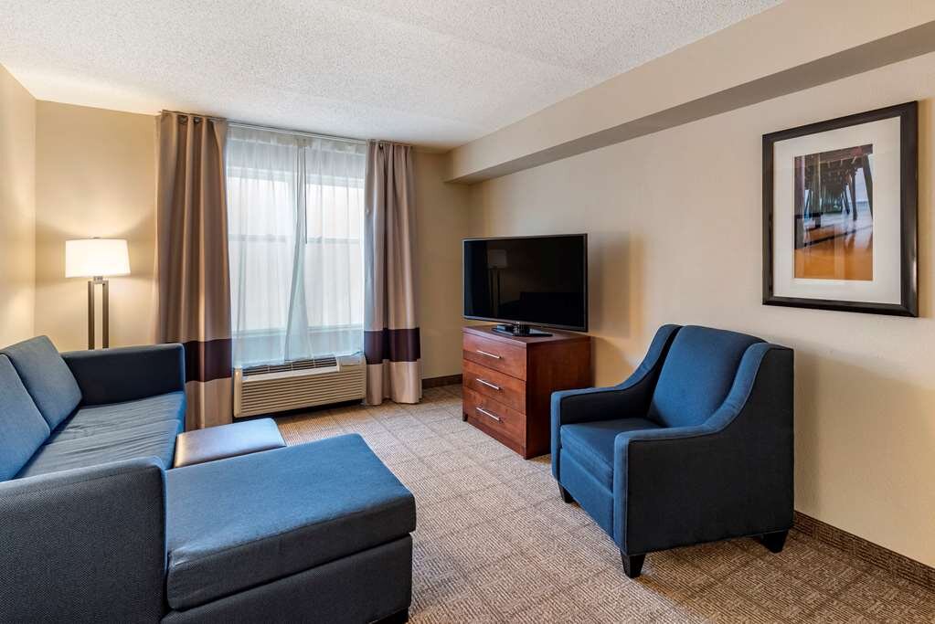 COMFORT INN SUITES VIRGINIA BEACH NORFOLK AIRPORT 137 1 4 7