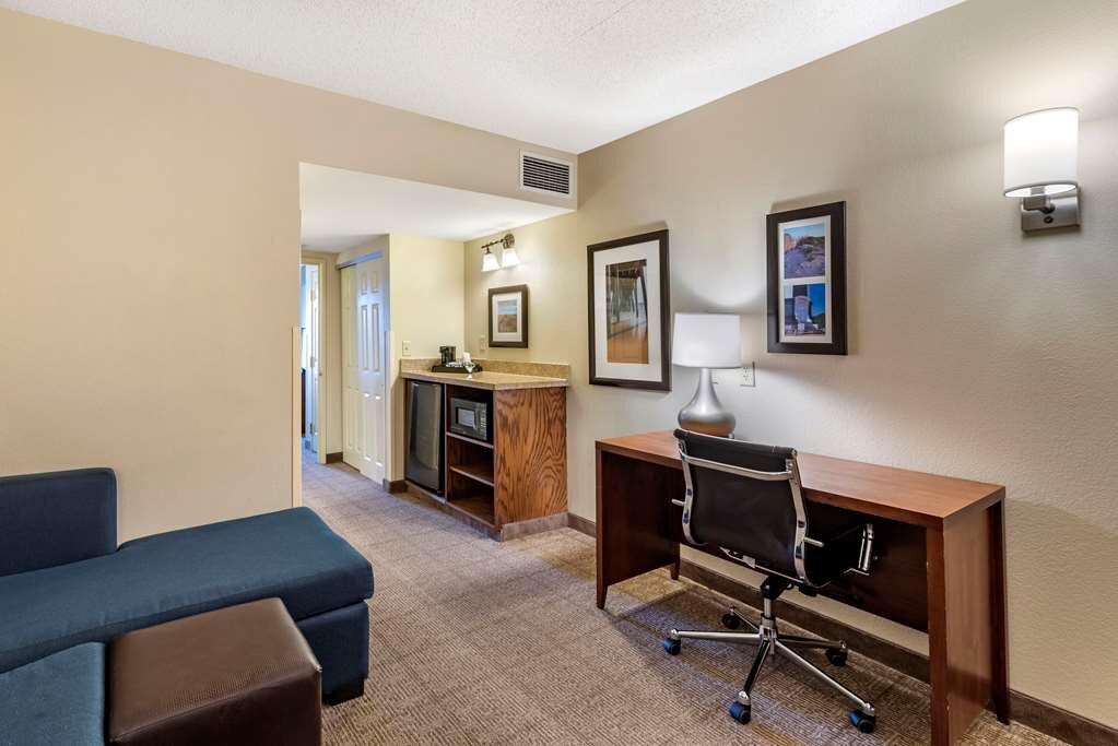 COMFORT INN SUITES VIRGINIA BEACH NORFOLK AIRPORT 137 1 4 7