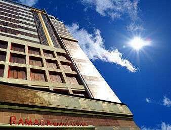 Ramada by Wyndham Manila Central, hotel in Manila