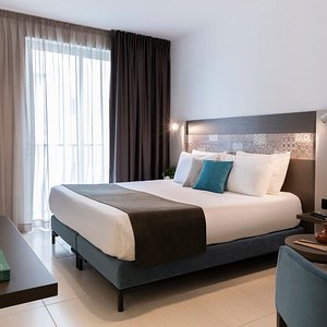 Standard Double or Twin Room with Partial Sea View 3