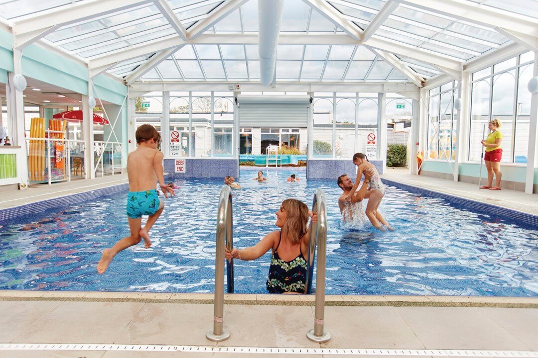 Parkdean Resorts Manor Park Holiday Park Pool: Pictures & Reviews ...