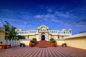 The Tigress, Ranthambhore in Sawai Madhopur, image may contain: Villa, Housing, Resort, Hotel