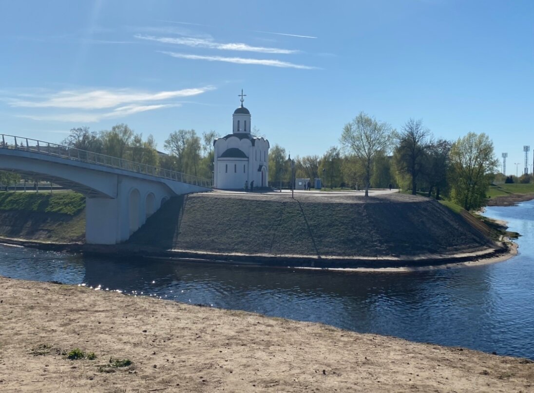 Через реку тверь. Река Тьмака в Твери. Набережная реки Тьмаки. Набережная реки Тьмаки Тверь.